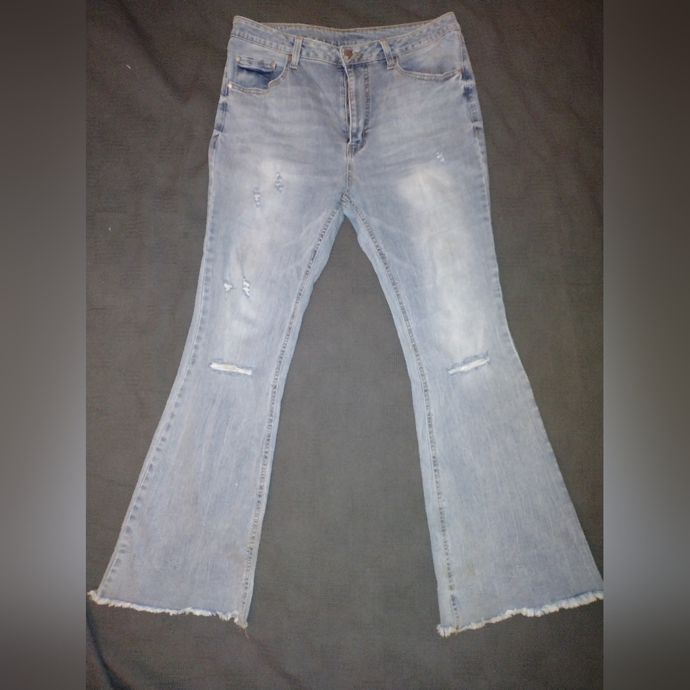 No Boundaries Junior High Rise Denim Flare Jeans